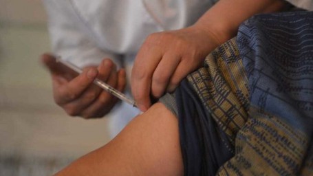 У вакцины Moderna истек срок годности. Кыргызстанцы могут прививаться от COVID только двумя препарат