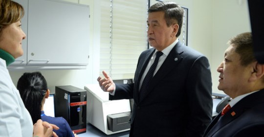 Президент С. Жээнбеков высоко оценил качество и удобства информационных систем Национального центра 