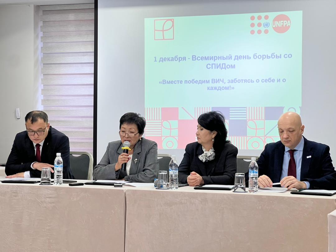 Молодёжь в центре внимания: специалисты призвали кыргызстанцев активнее проходить тестирование на ВИЧ